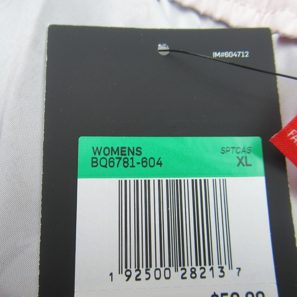 Nike NSW Women's Pink Marble Swirl Running Shorts - Picture 7 of 8